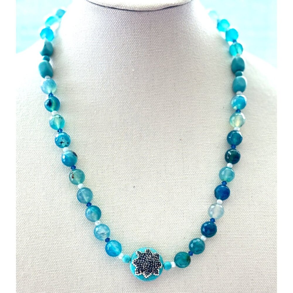 Turquoise Blue Agate Beaded Necklace With Rhinestone Flower Pendant & Decorative